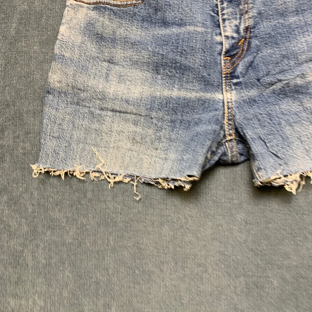 Levi's 550 Cut Off Shorts Womens 10M Blue Denim Relaxed Fit Frayed Hem Stretch